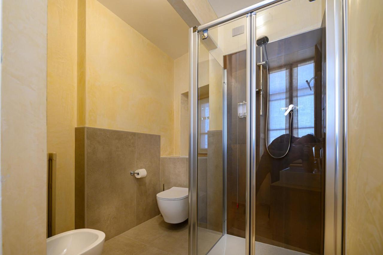 B&B Antica Residenza Centro Storico Тирано Экстерьер фото